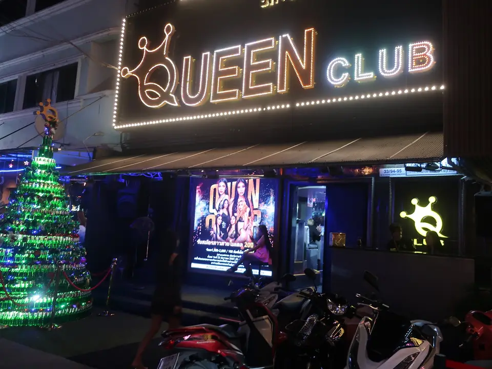 QUEEN CLUB