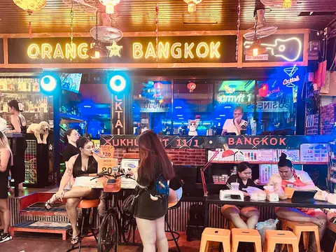 Orange Bangkok bar / Bar