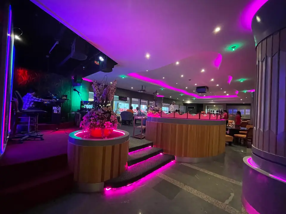 Melrose Plaza - Massage Parlor