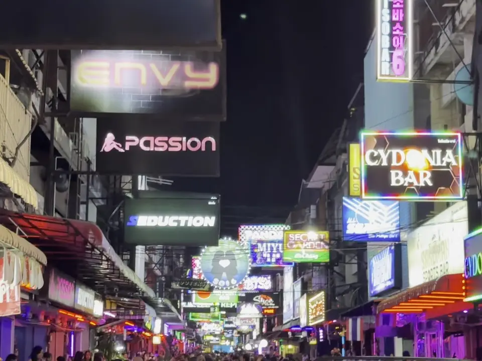 Desire on Soi 6