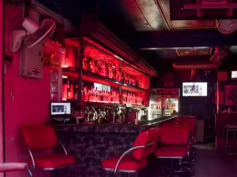 Mod's Bar