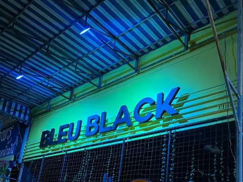 bleublackbar