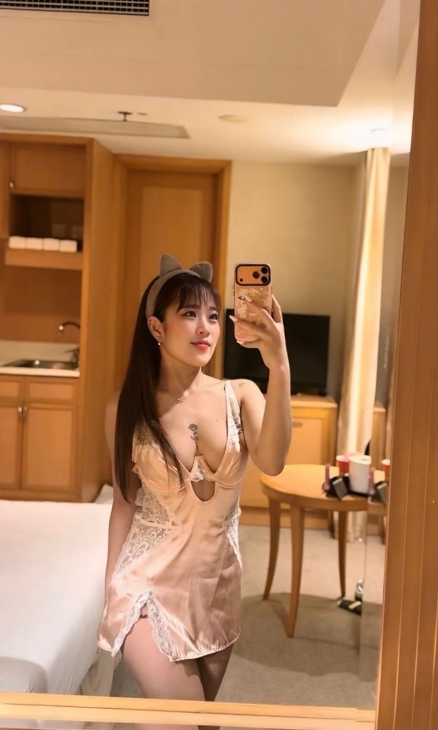 Miki photo 4