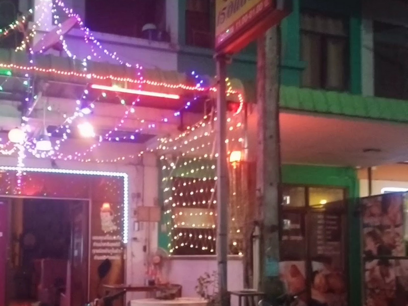 Ruean Sayai Karaoke & Massage Shop photo 2
