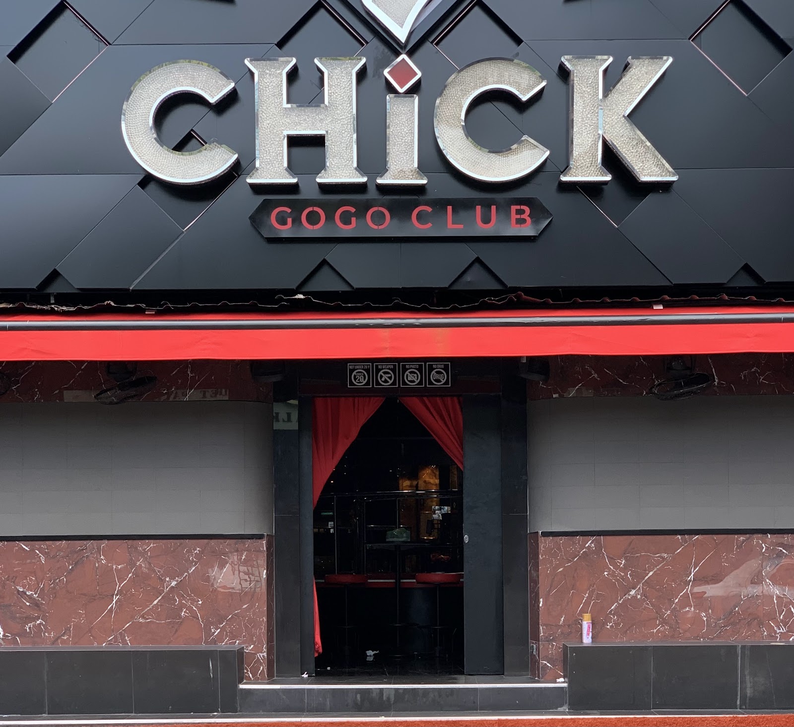 Chick Gogo Club photo 7