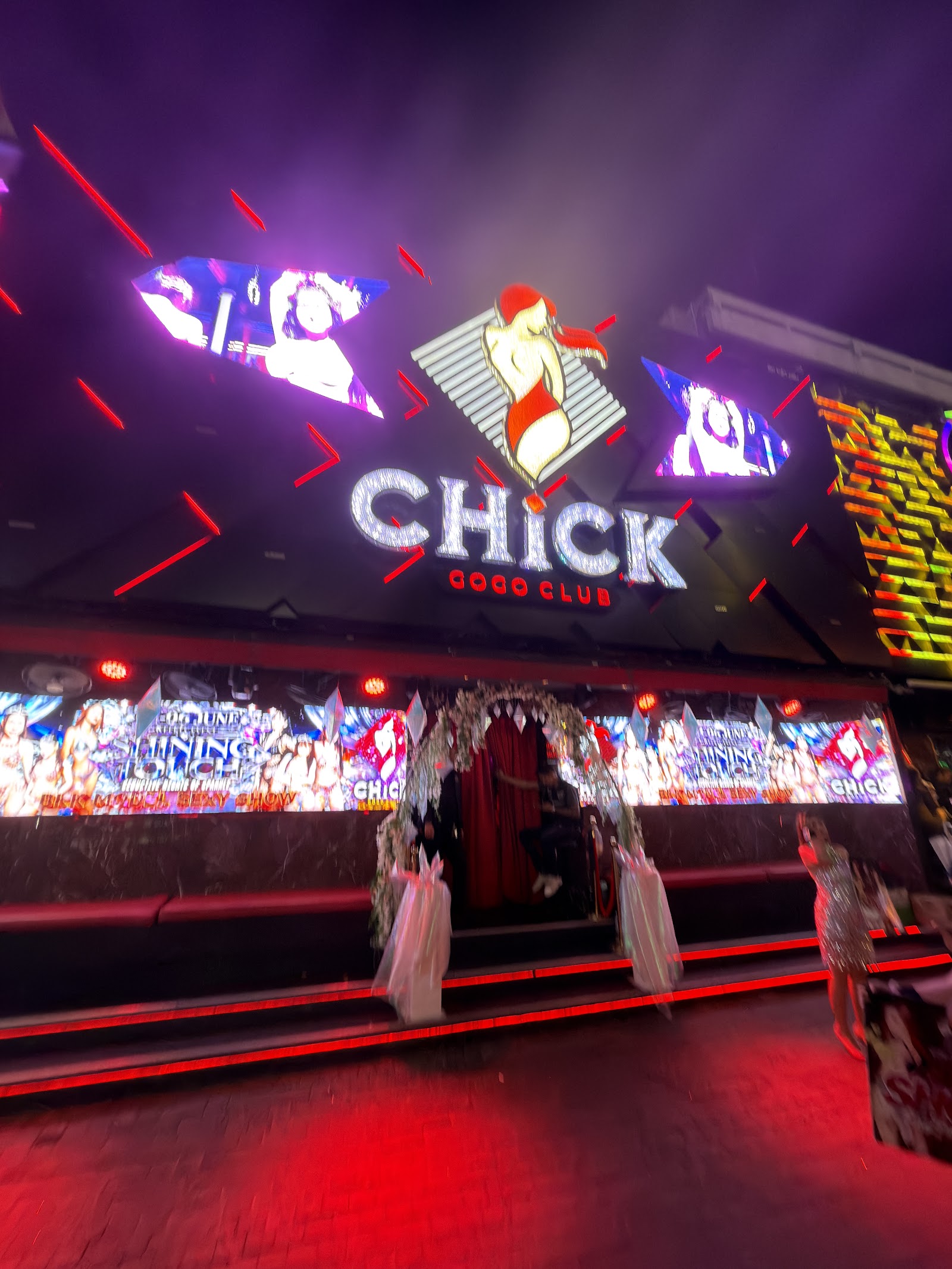 Chick Gogo Club photo 15
