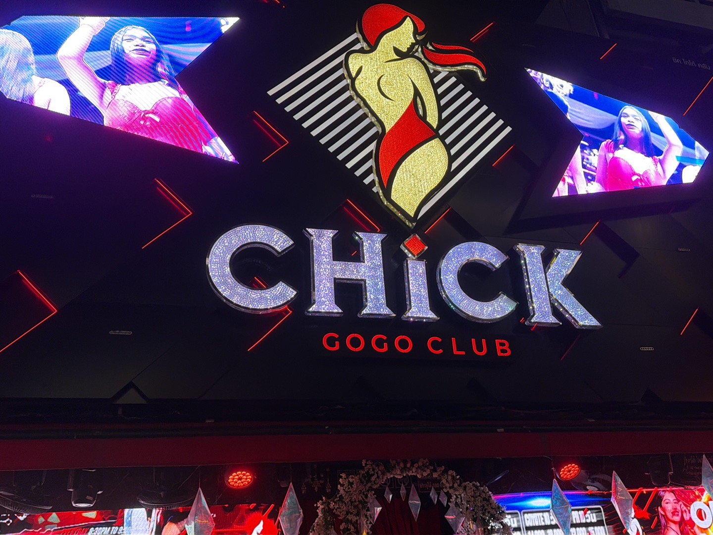 Chick Gogo Club photo 4