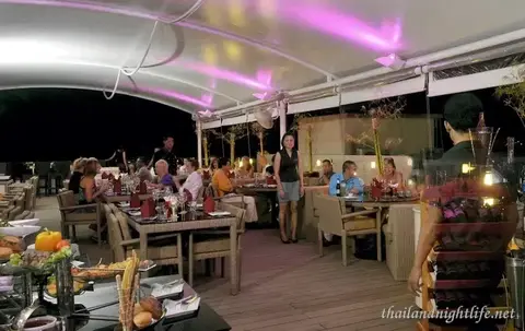 Climax Poolside Bar & Grill