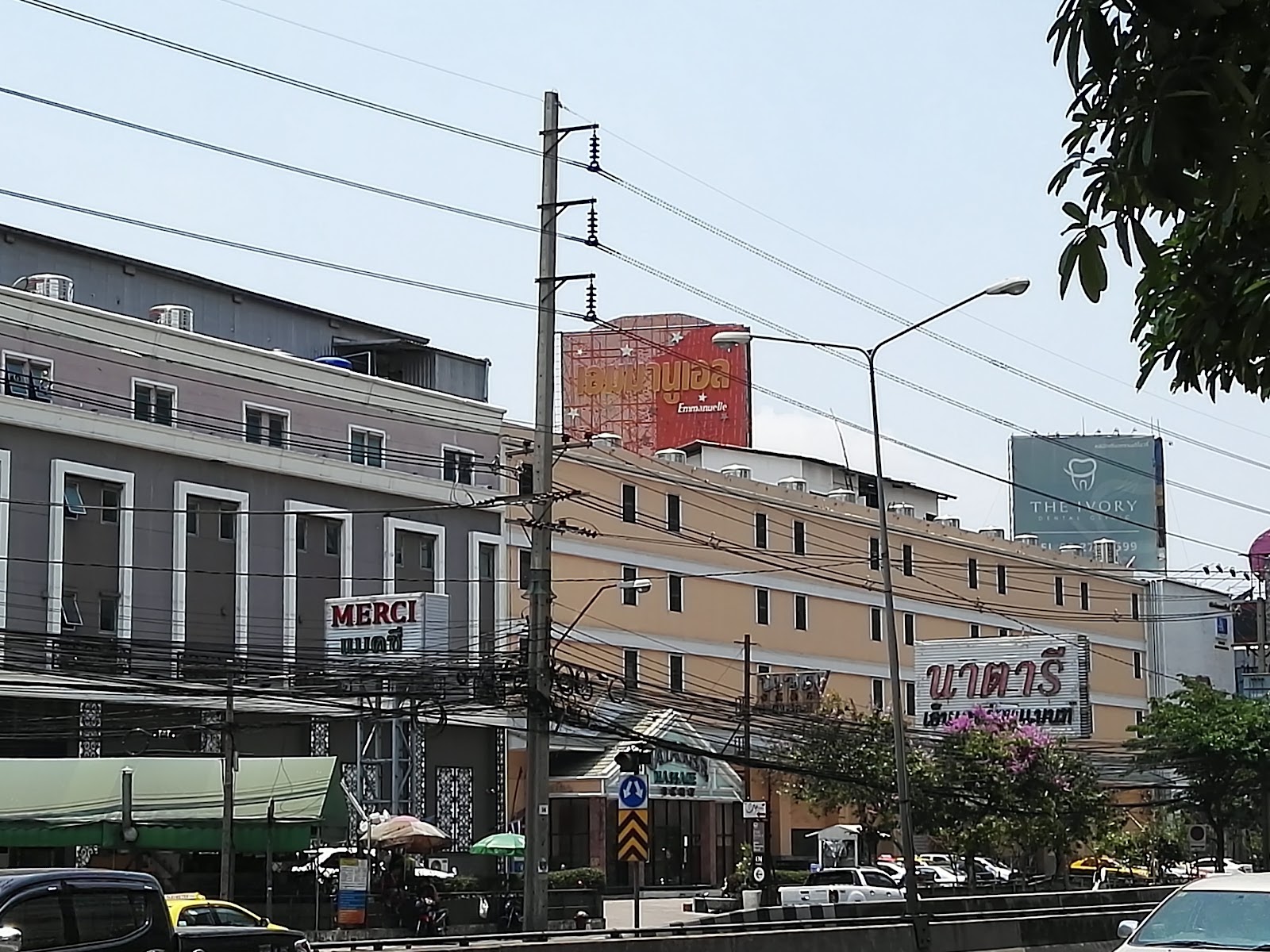 Emmanuelle Massage & Entertainment Club photo 5
