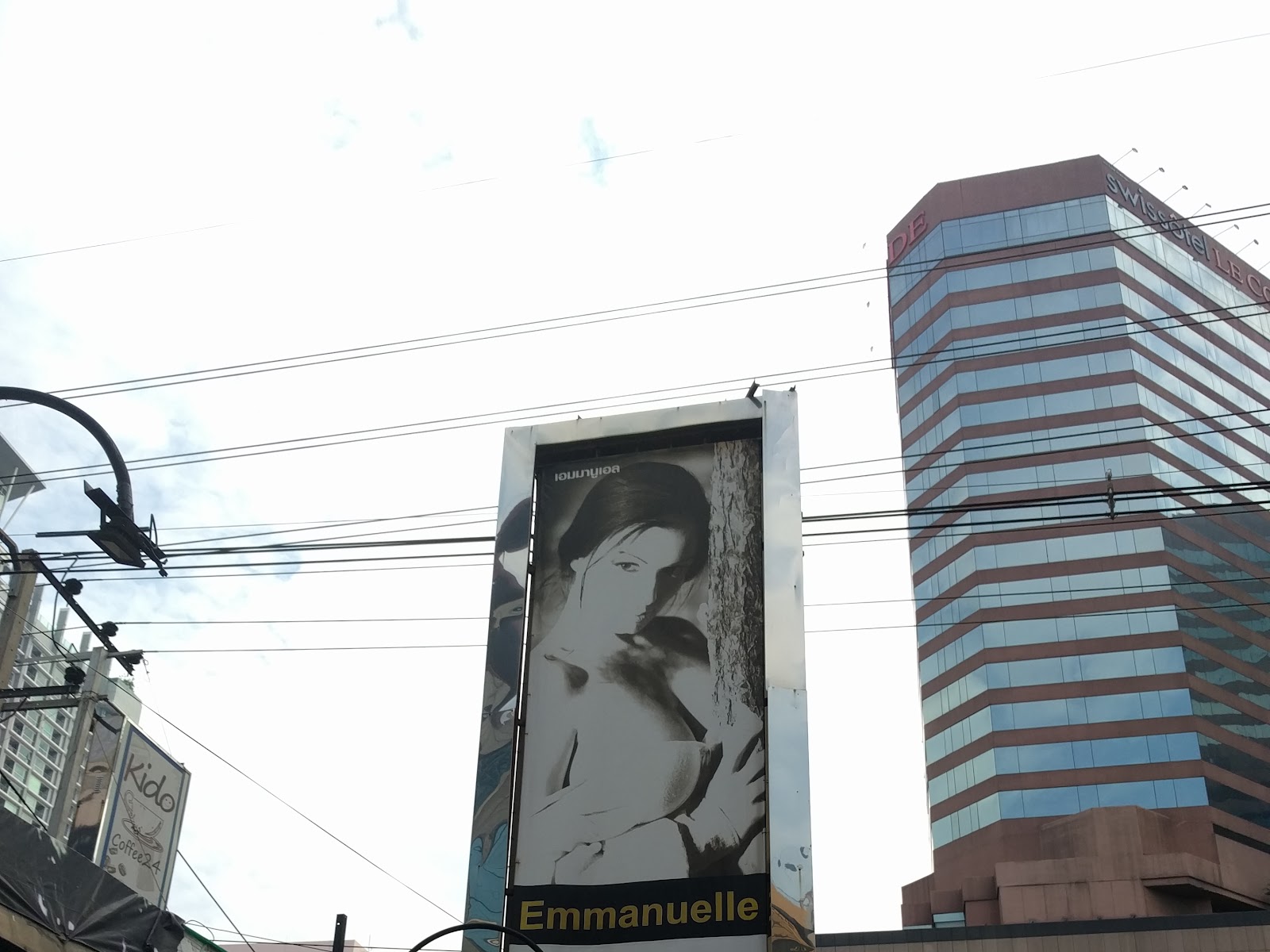 Emmanuelle Massage & Entertainment Club photo 12
