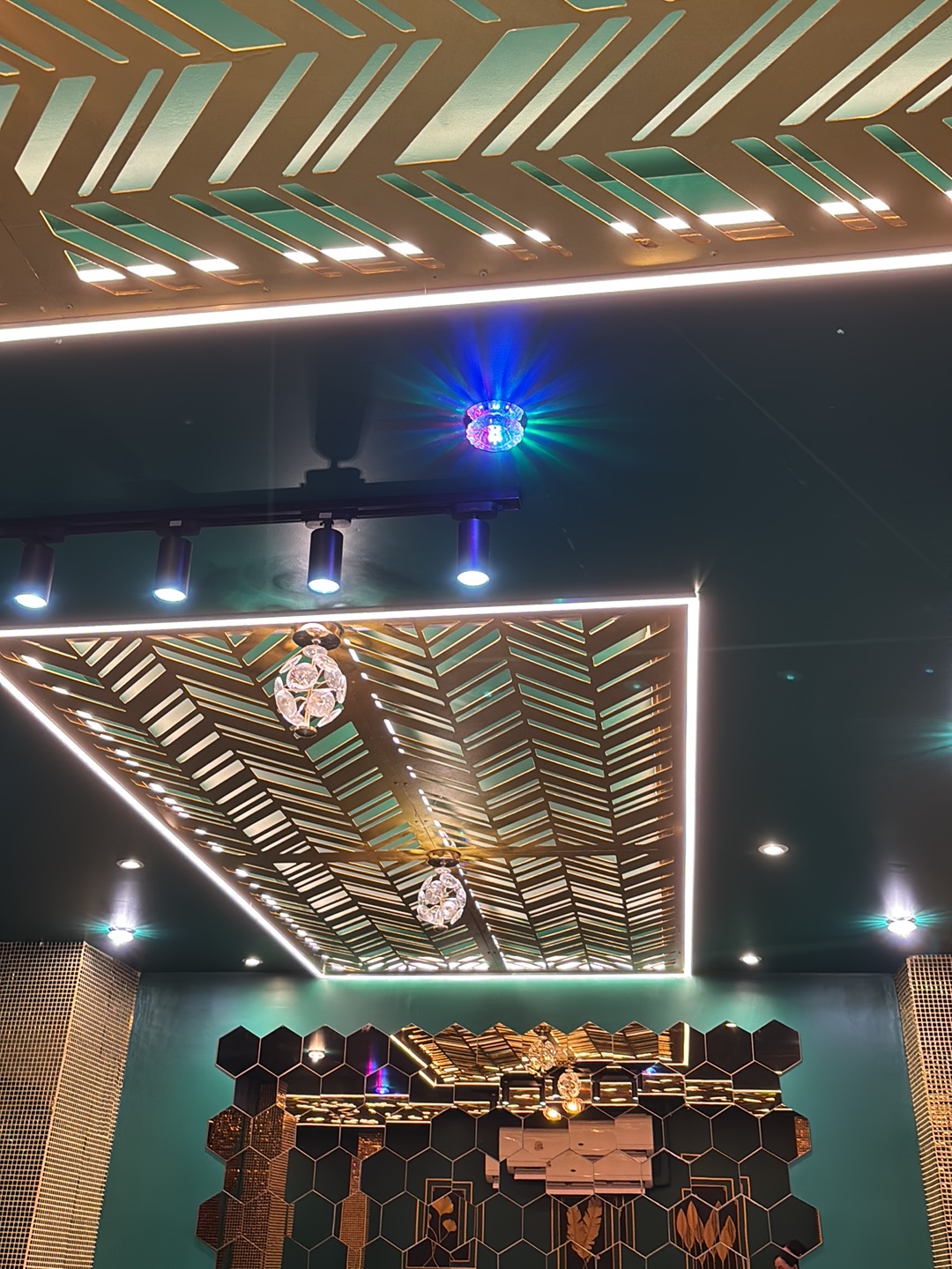 Chairman Nuru Massage (Bangkok Night Culture, Bangkapi, Bangkok Sex Clubs, Bangkok Entertainment - Erotic Massage)