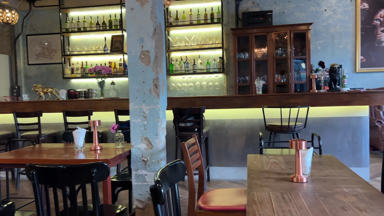 Lao Khan (Tiger Vibe) Wine Bar & Eatery photo 5