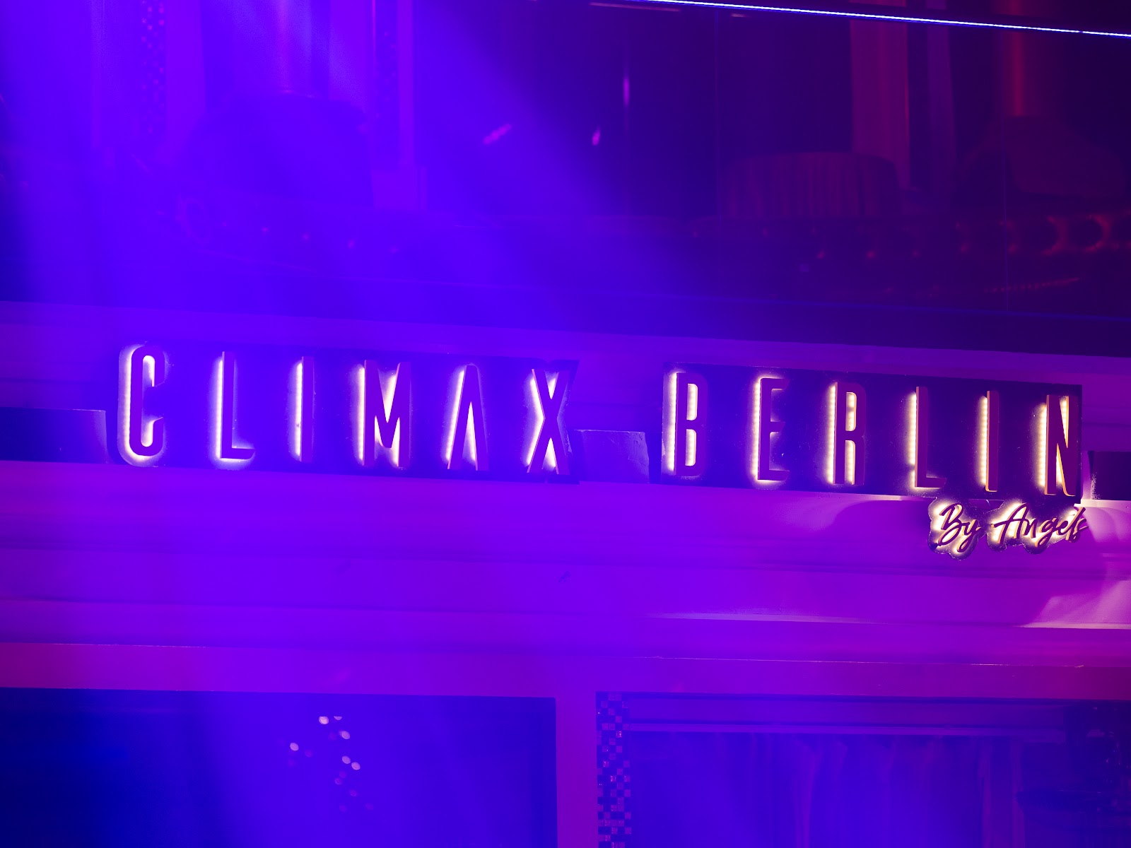 Climax Pattaya Spa Entertainment photo 15