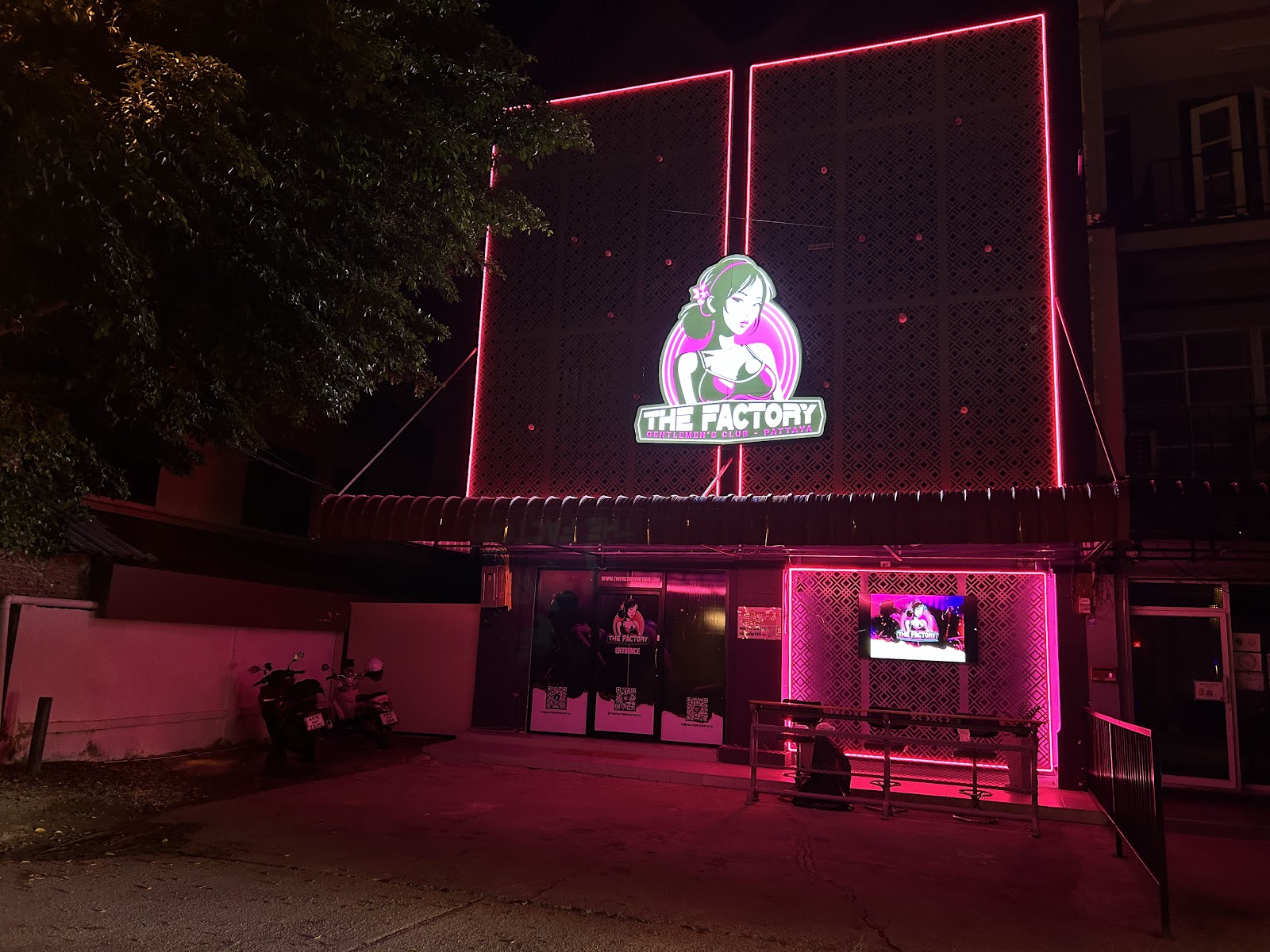 The Factory Pattaya Gentlemen's Club photo 7