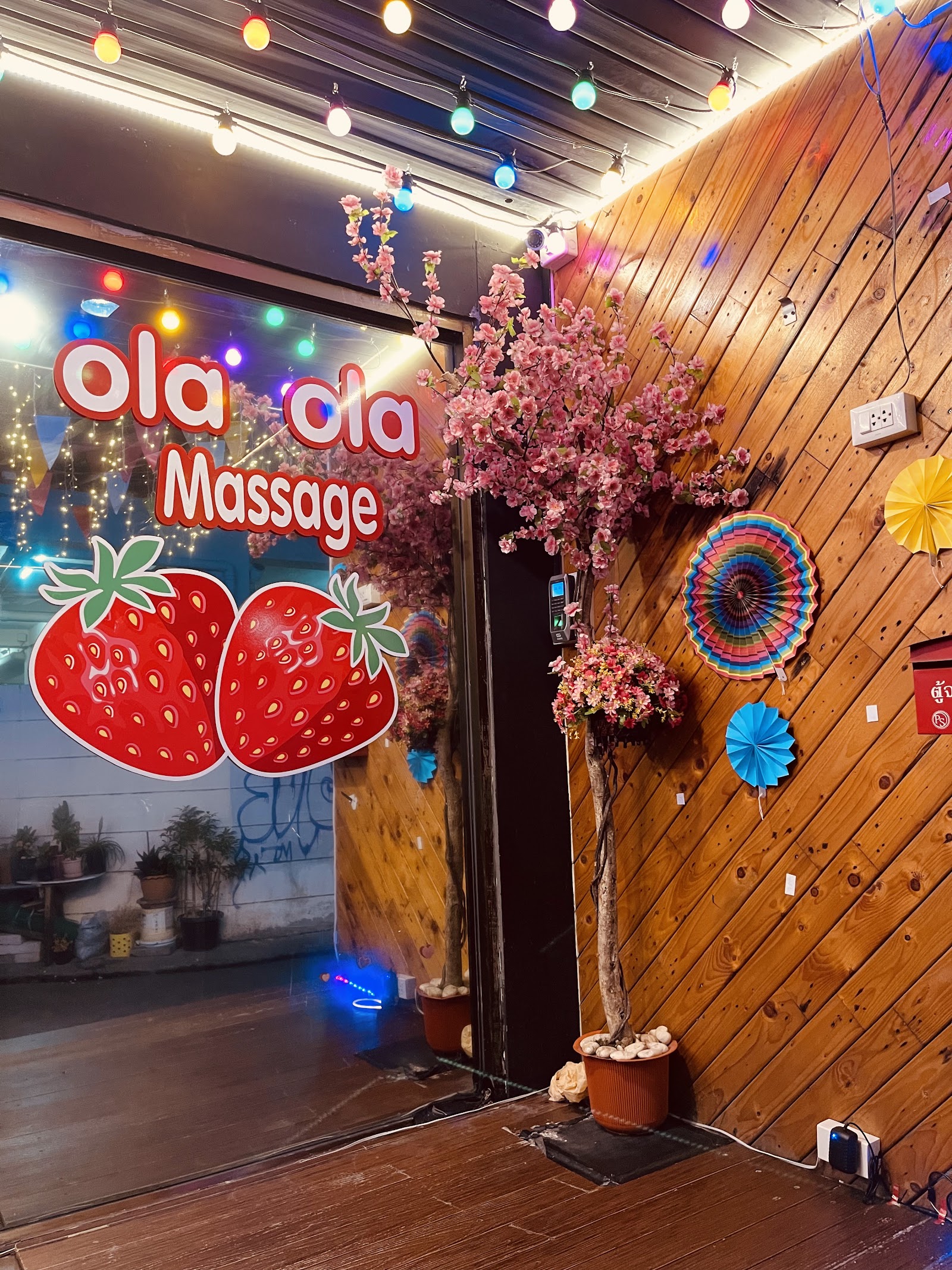 OLA OLA Nuru Massage photo 6