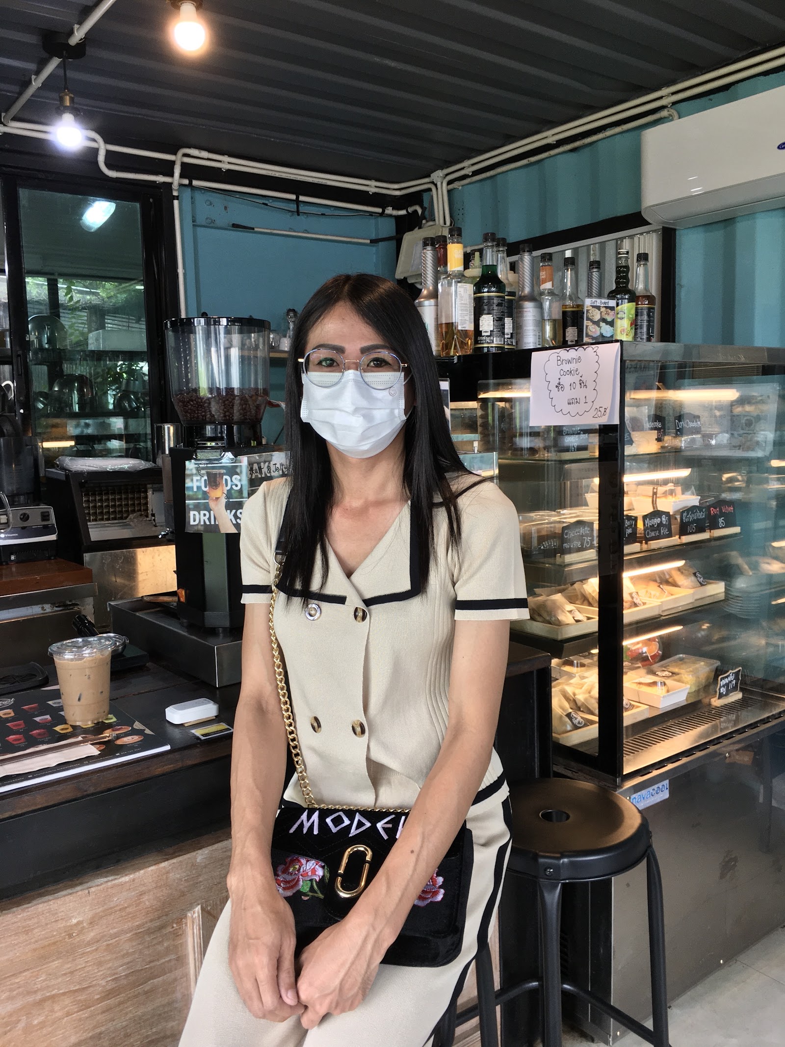 สาวสอง นวดดอนเมือง Ladyboy Massage DonMueang photo 15