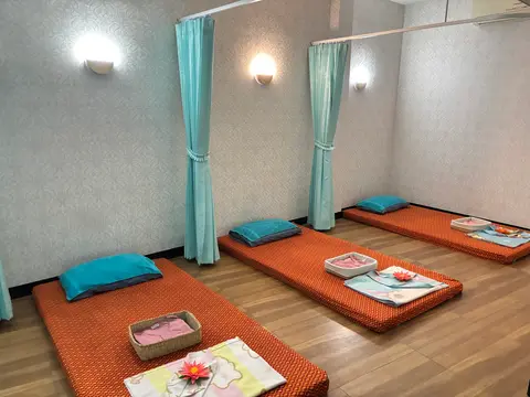 Private Ladyboy Massage (Luxury spa products)