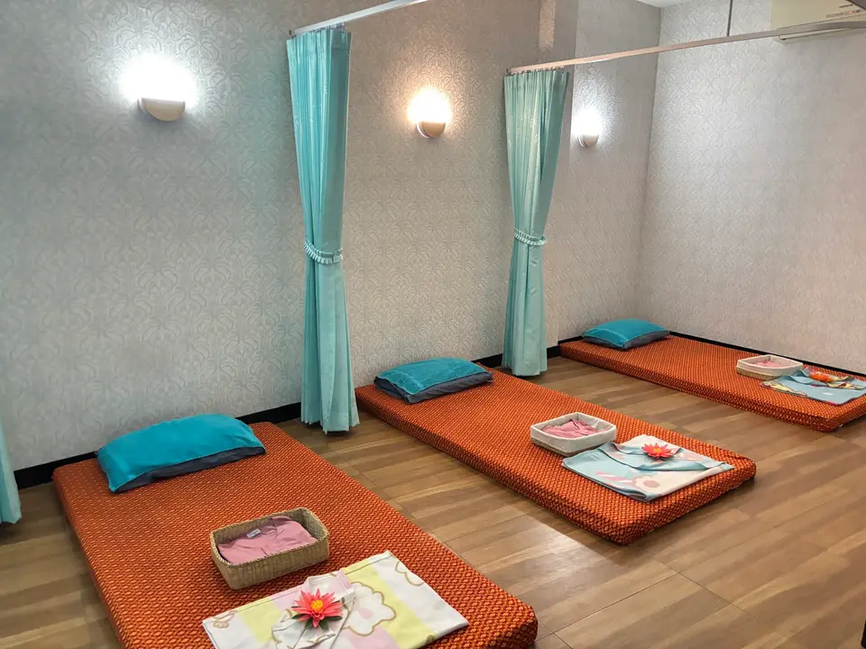 Private Ladyboy Massage (Luxury spa products)