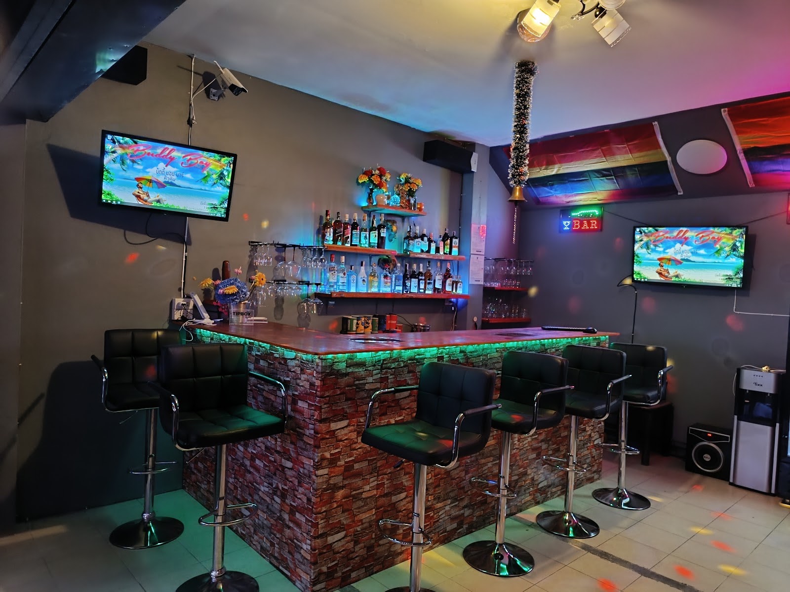 New Guy Bar photo 19