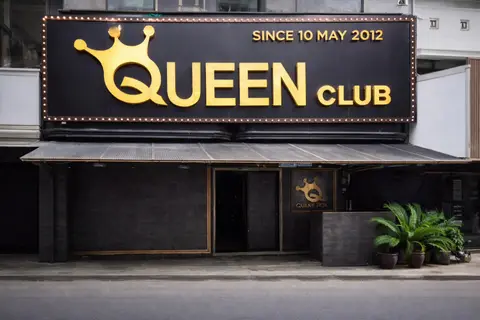QUEEN CLUB