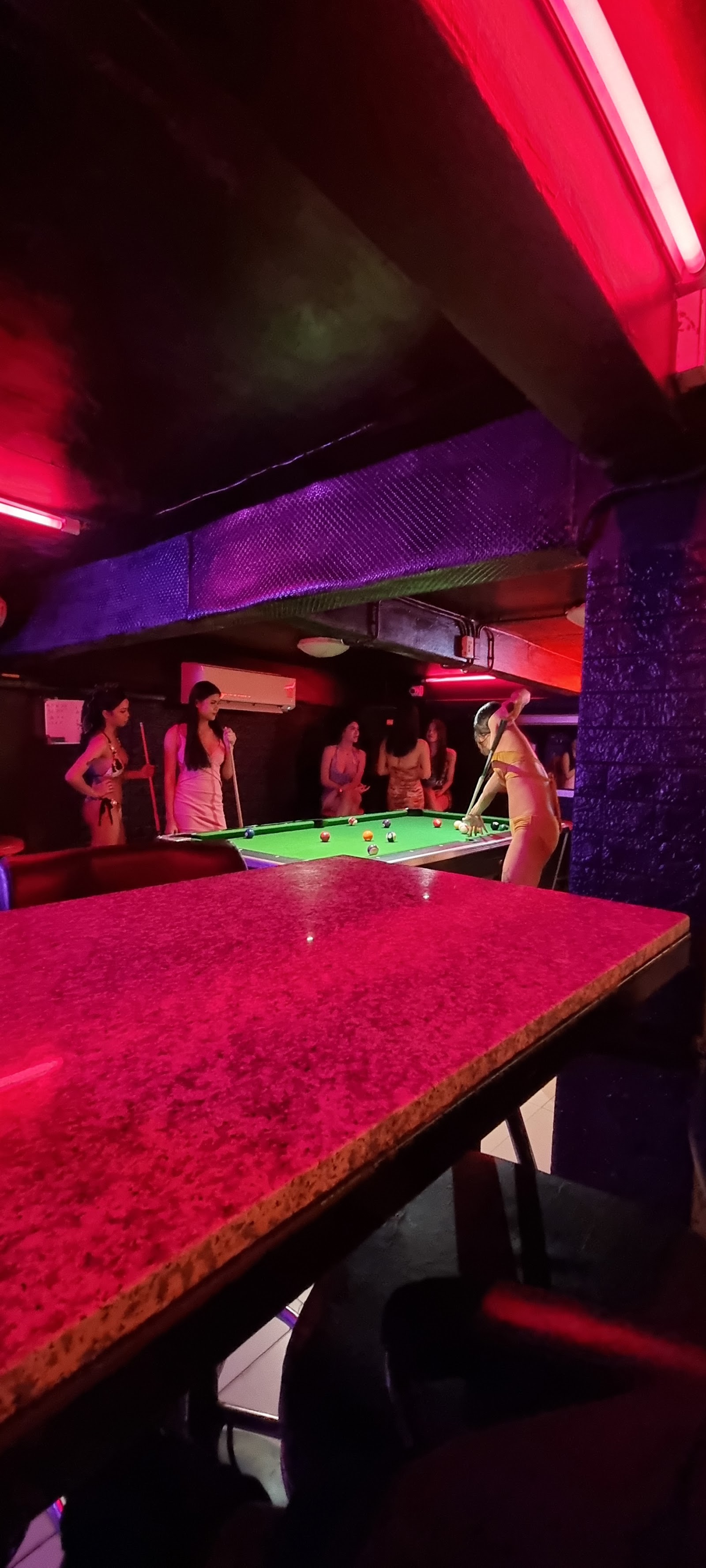 Check In Bar, Sukhumvit soi 10 photo 5
