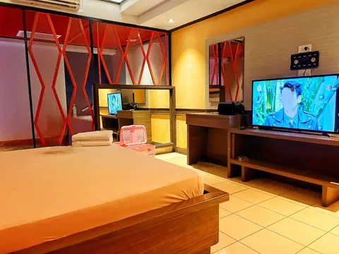 Valentine Suana & Massage 2