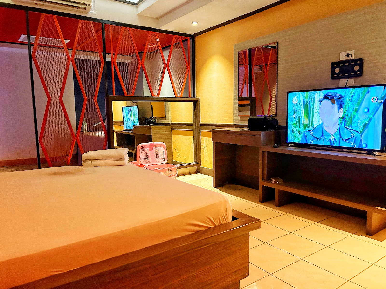 Valentine Suana & Massage 2