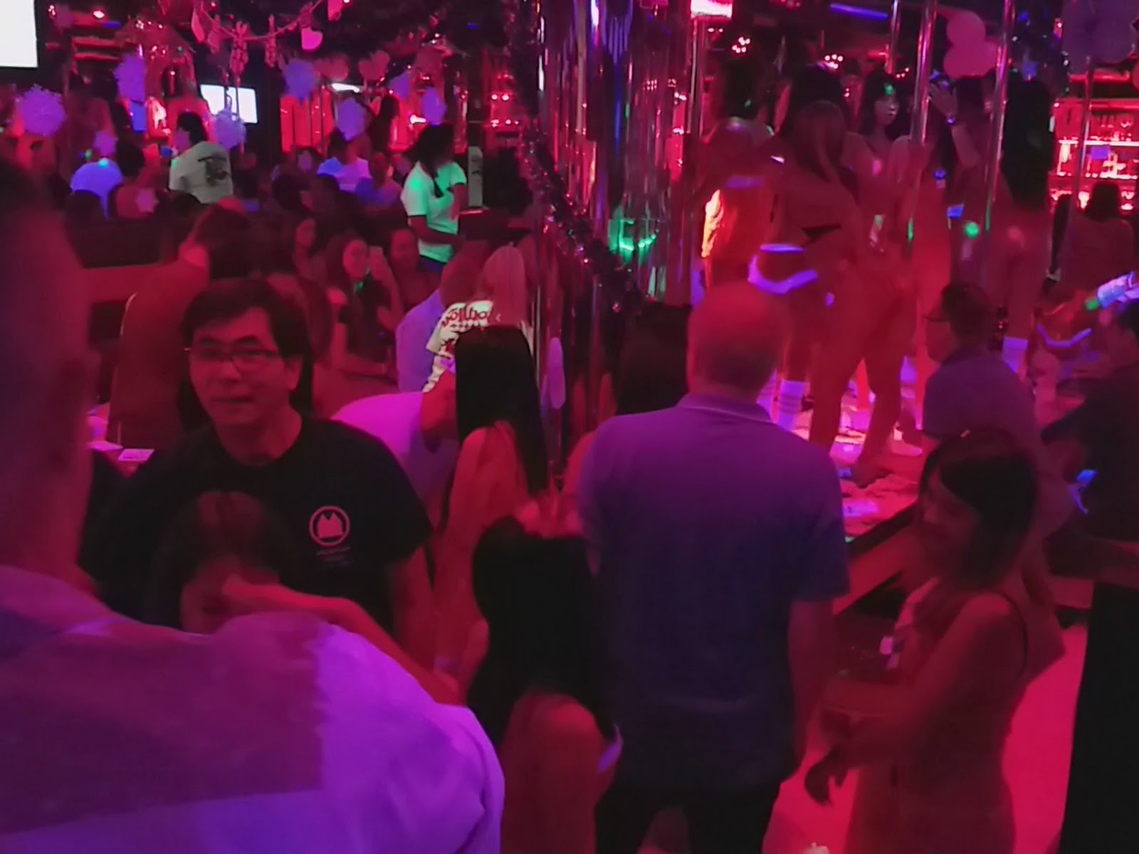 The Dollhouse Agogo Bar - Soi Cowboy photo 13