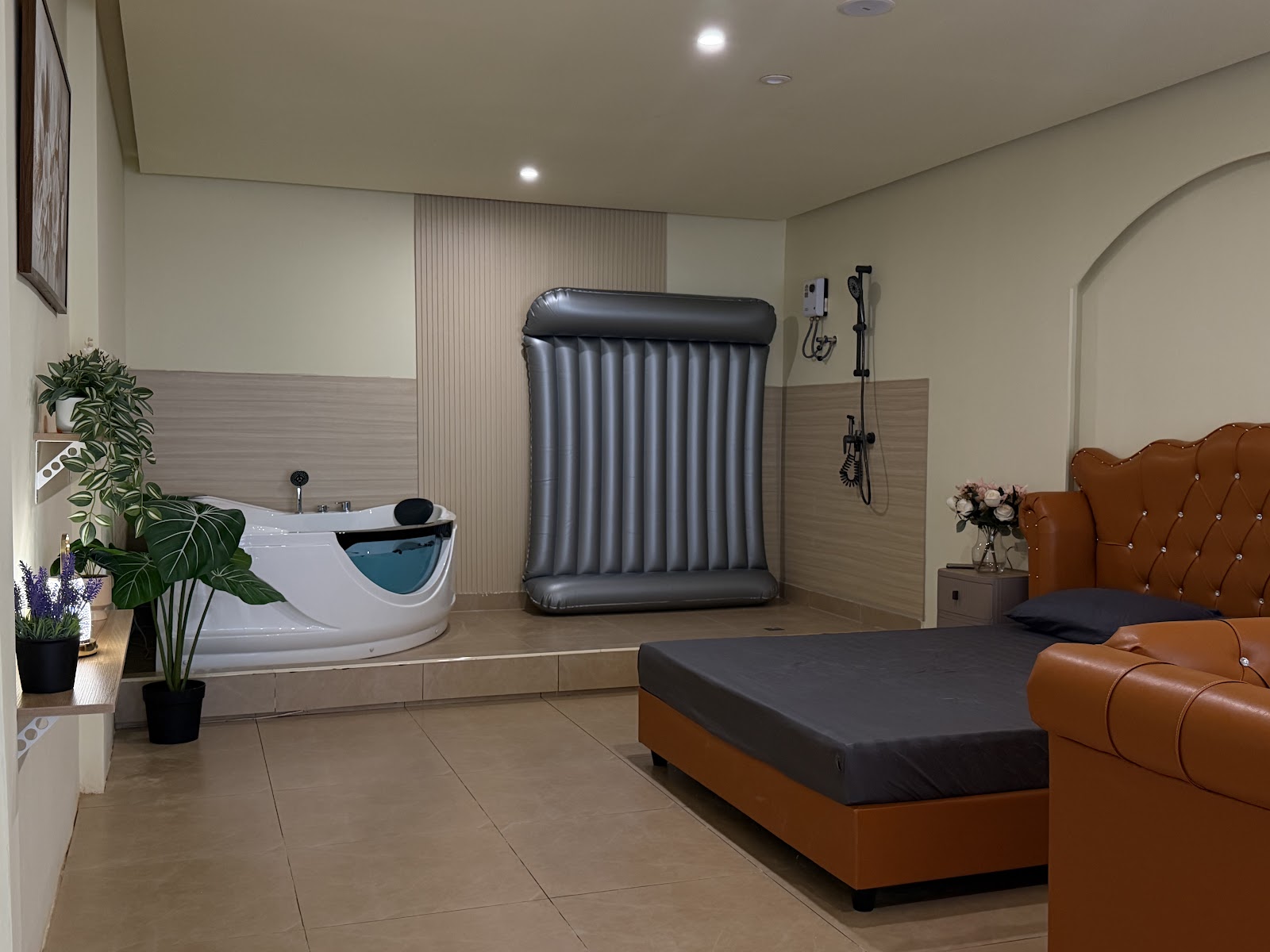 Nana Nuru Spa