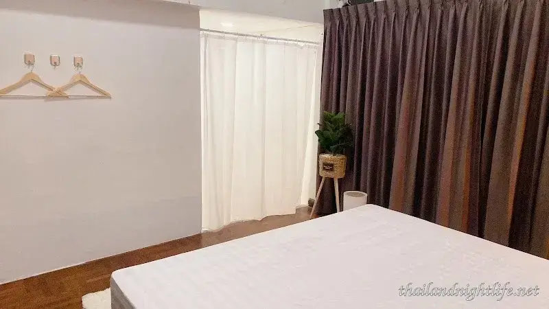 Ellie House (เอลลี เฮ้าส์)