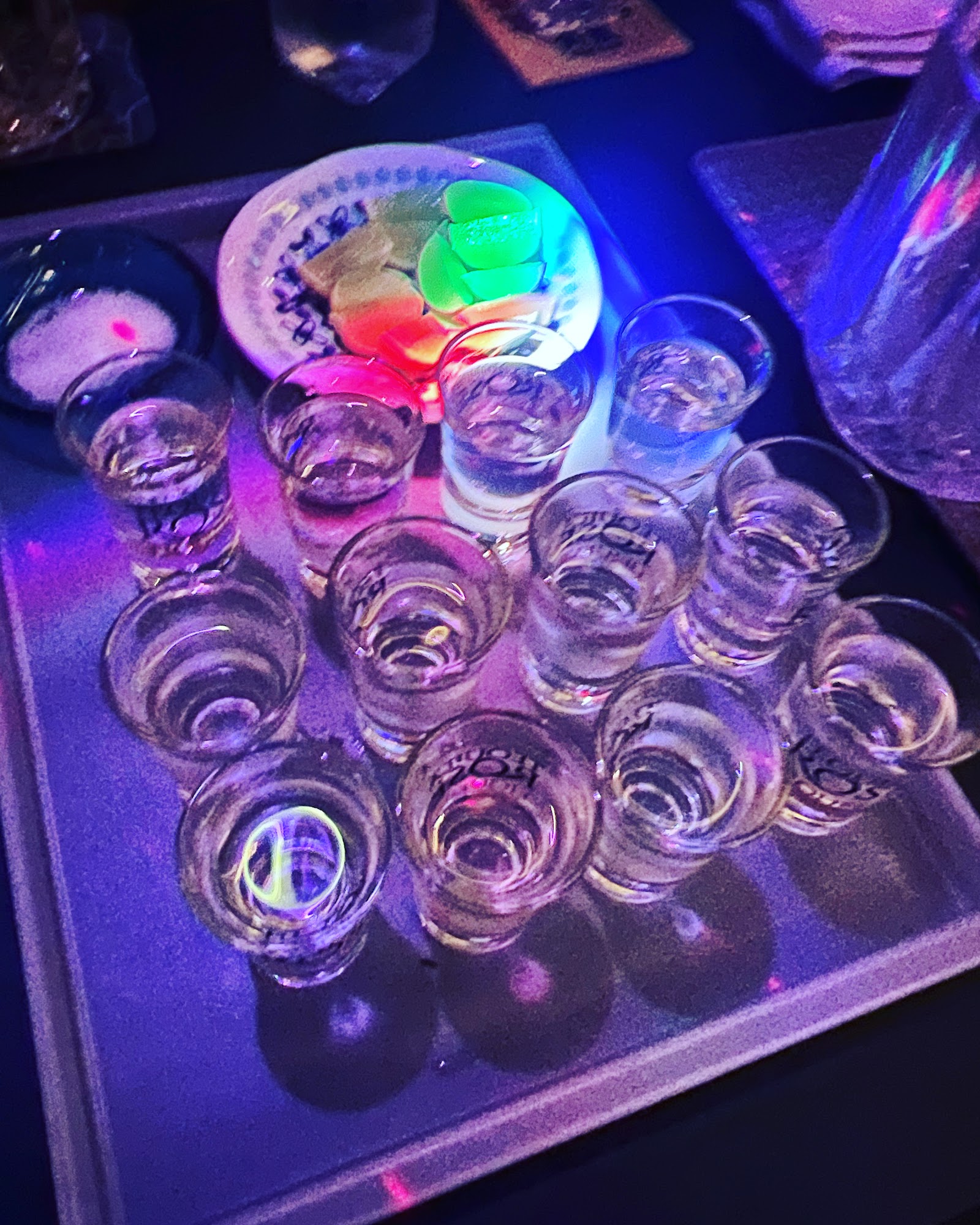 Club GEMS karaoke bar & Lounge カラオケバーラウンジ photo 3