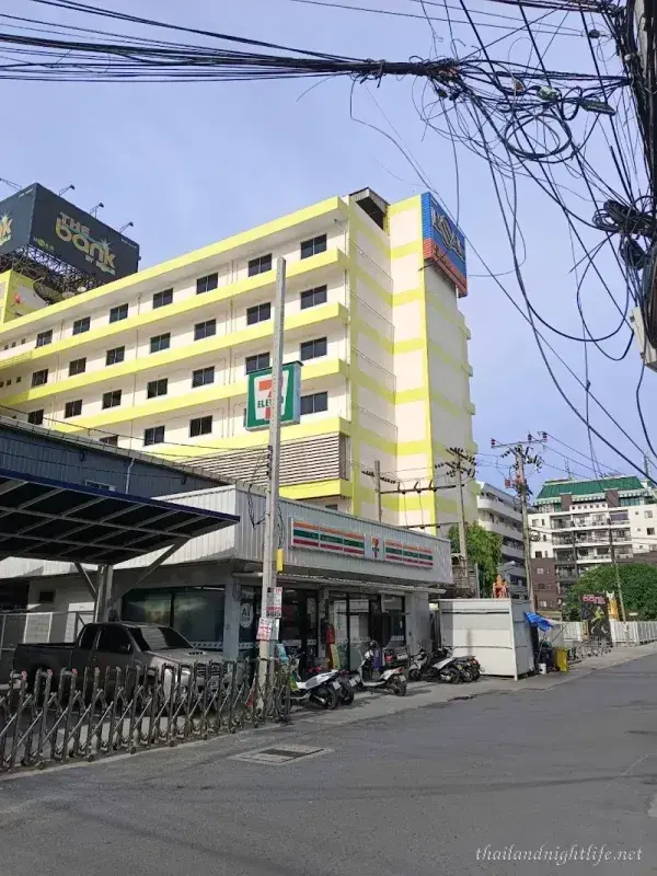 Bangkok The Bank by Noar