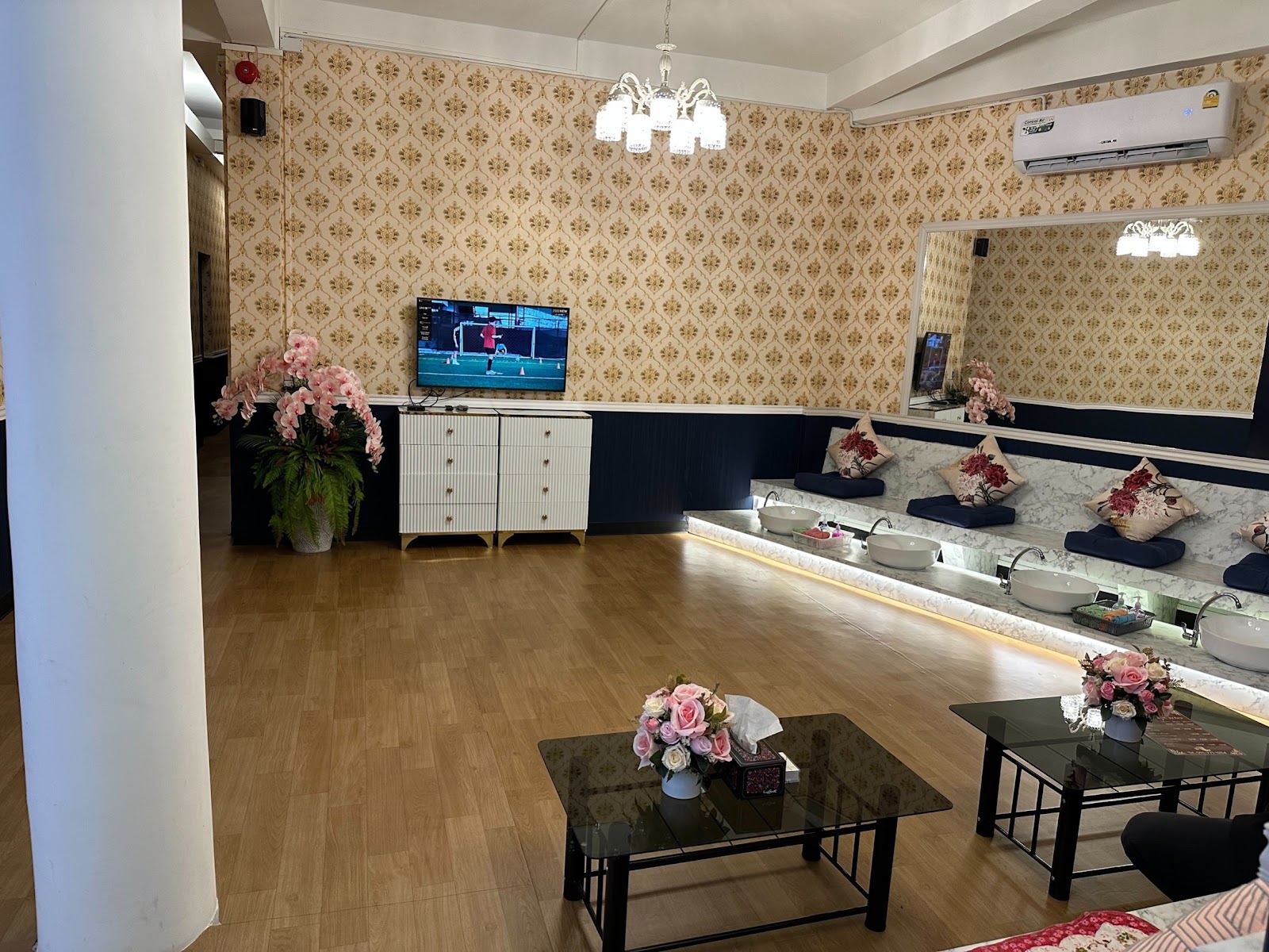 24 massage by Fera