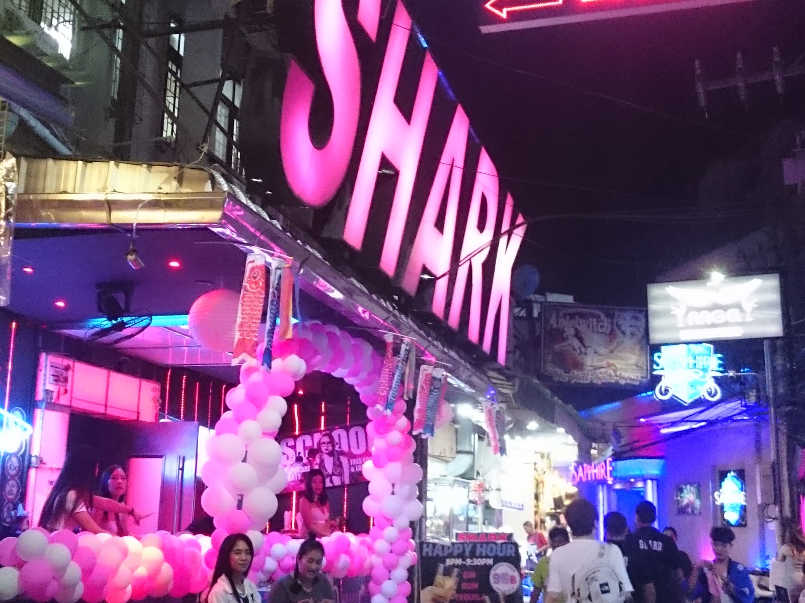 Shark Club Dancing Table photo 3
