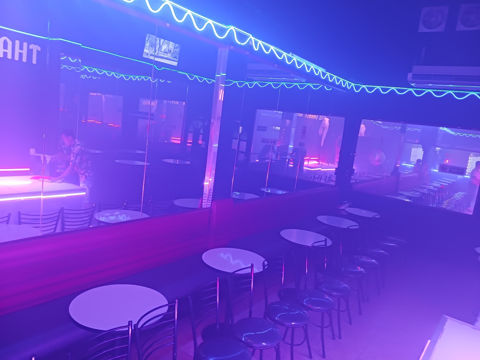 Tawan Bar photo 3