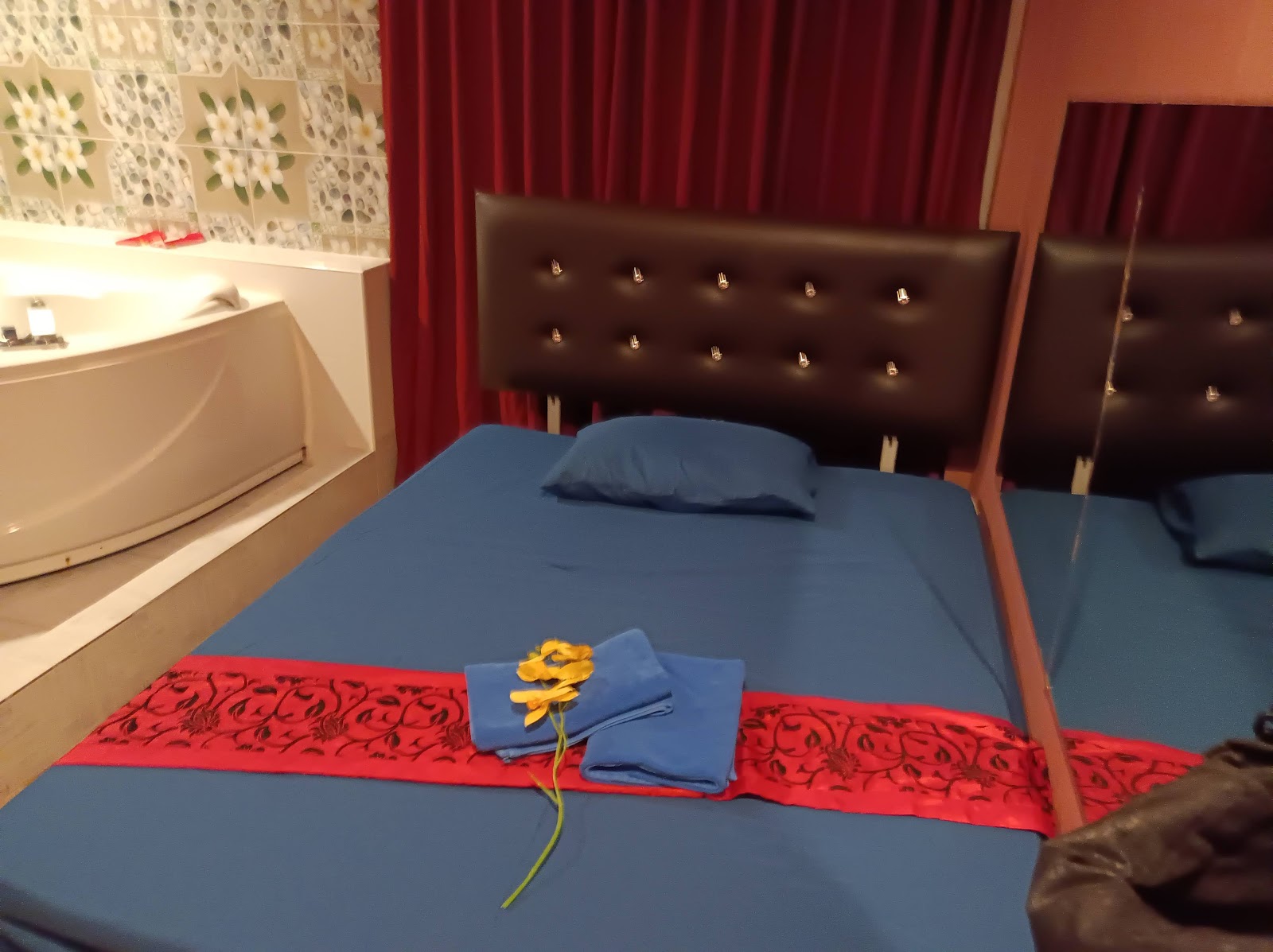 Rakuen Massage photo 5