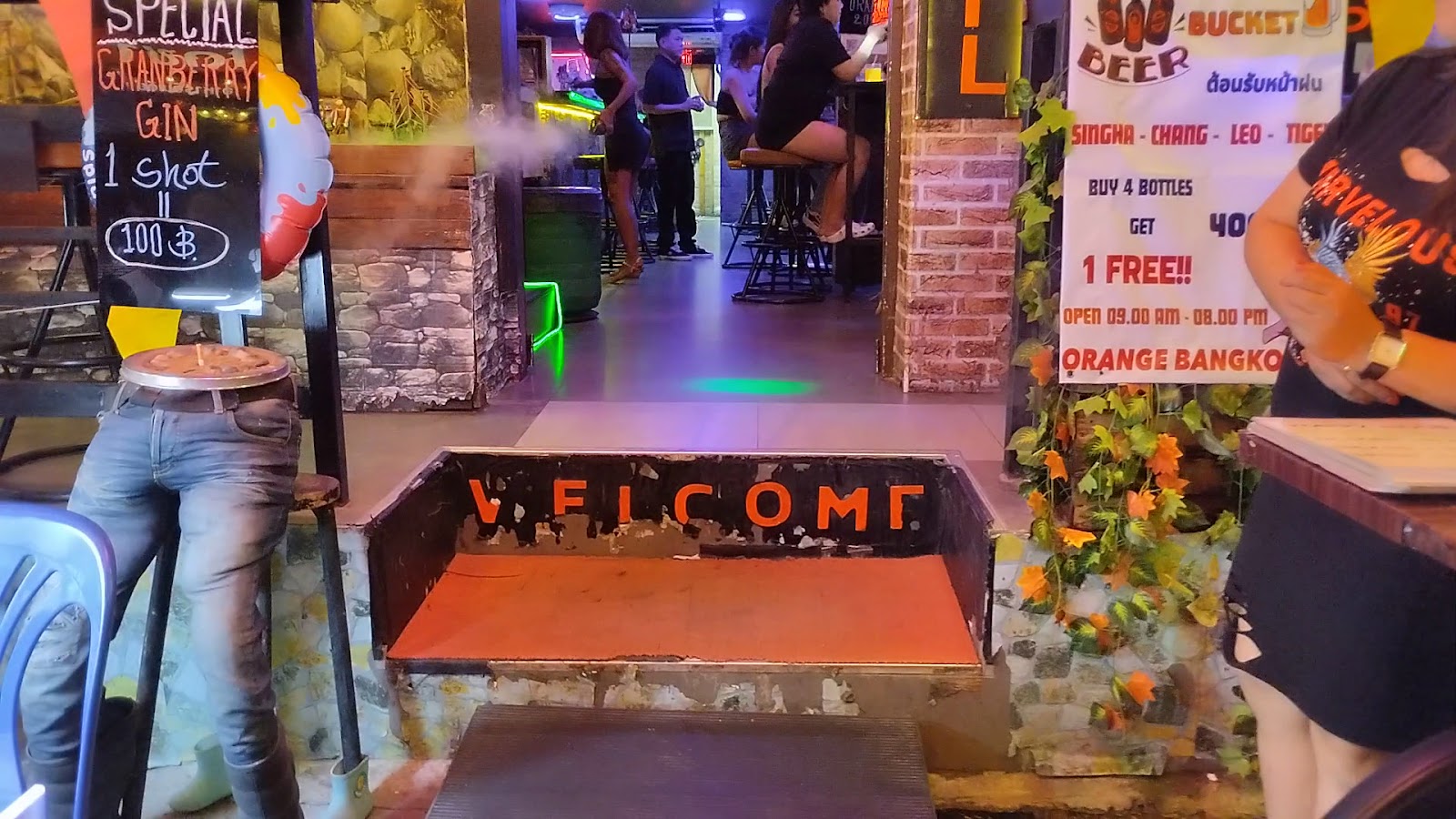 Orange Bangkok bar / Bar photo 2