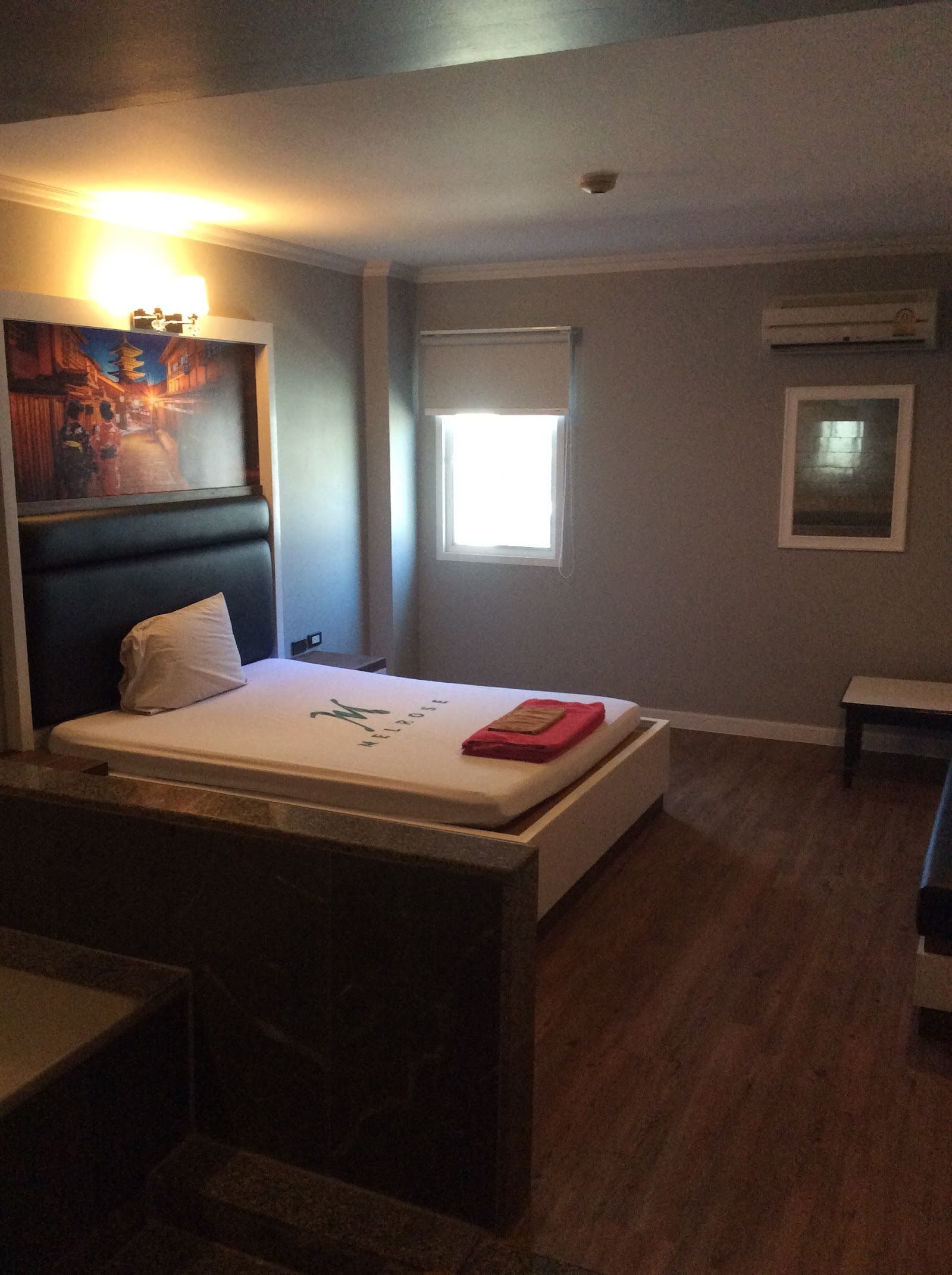 Melrose Plaza - Massage Parlor photo 15