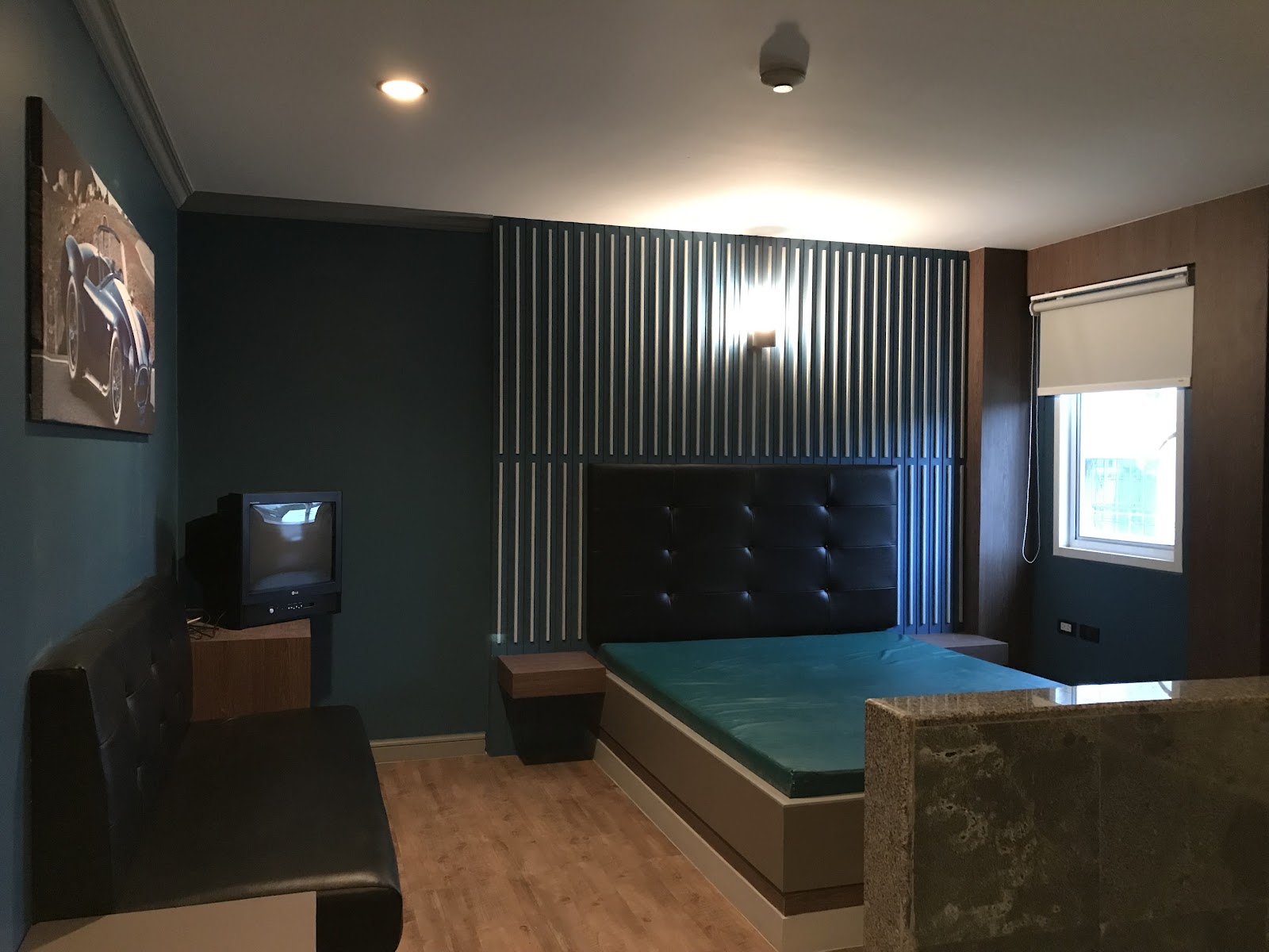 Melrose Plaza - Massage Parlor photo 7