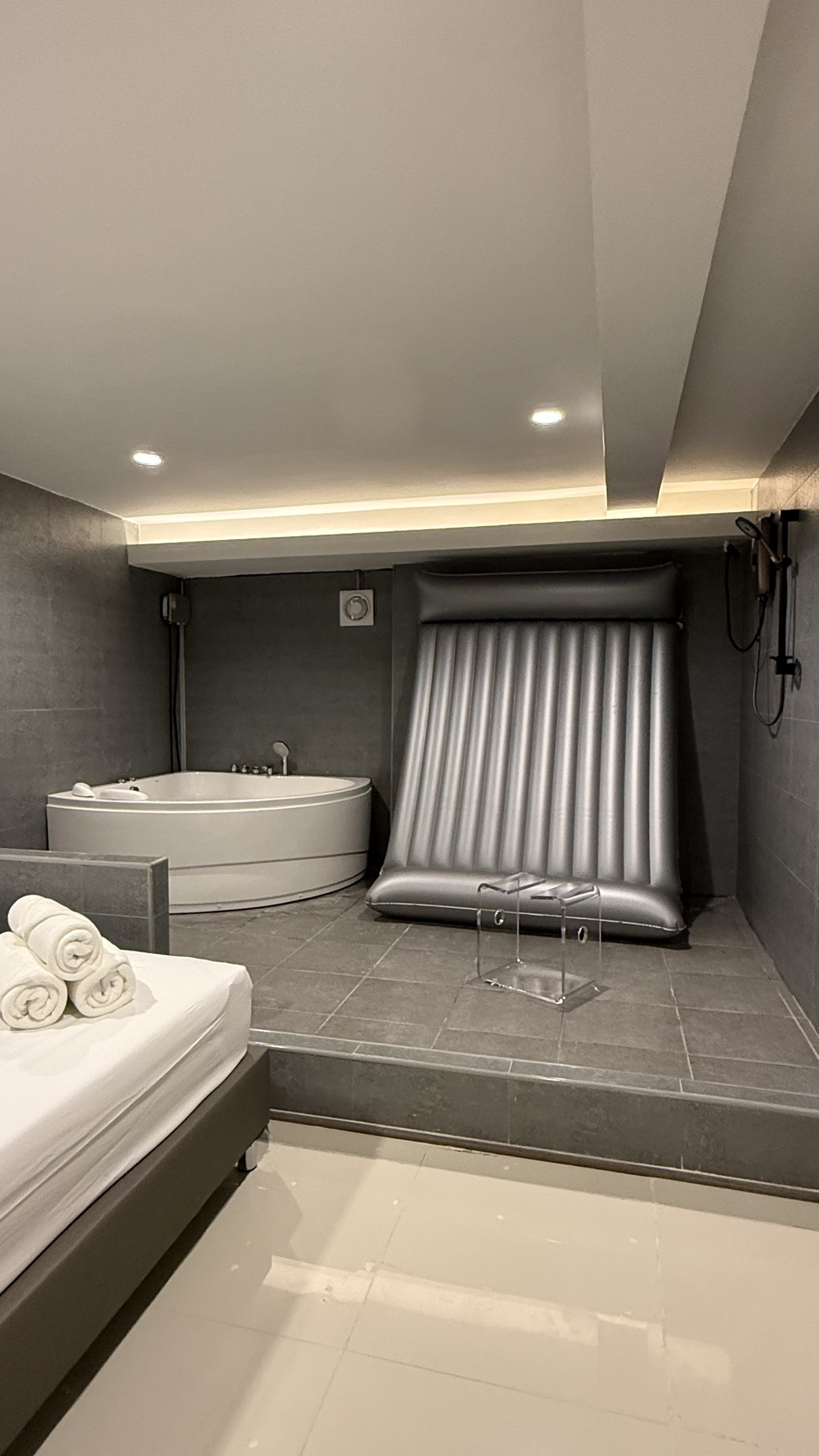 Hiso Nuru Massage photo 15