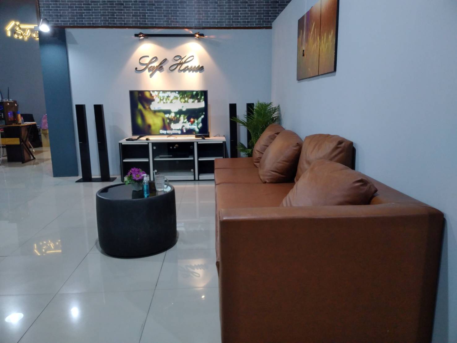 Safe House Spa photo 2