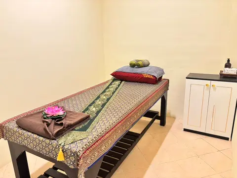 Pikul Tong Massage for Health (Nanam Red - Bang Plee Mai)