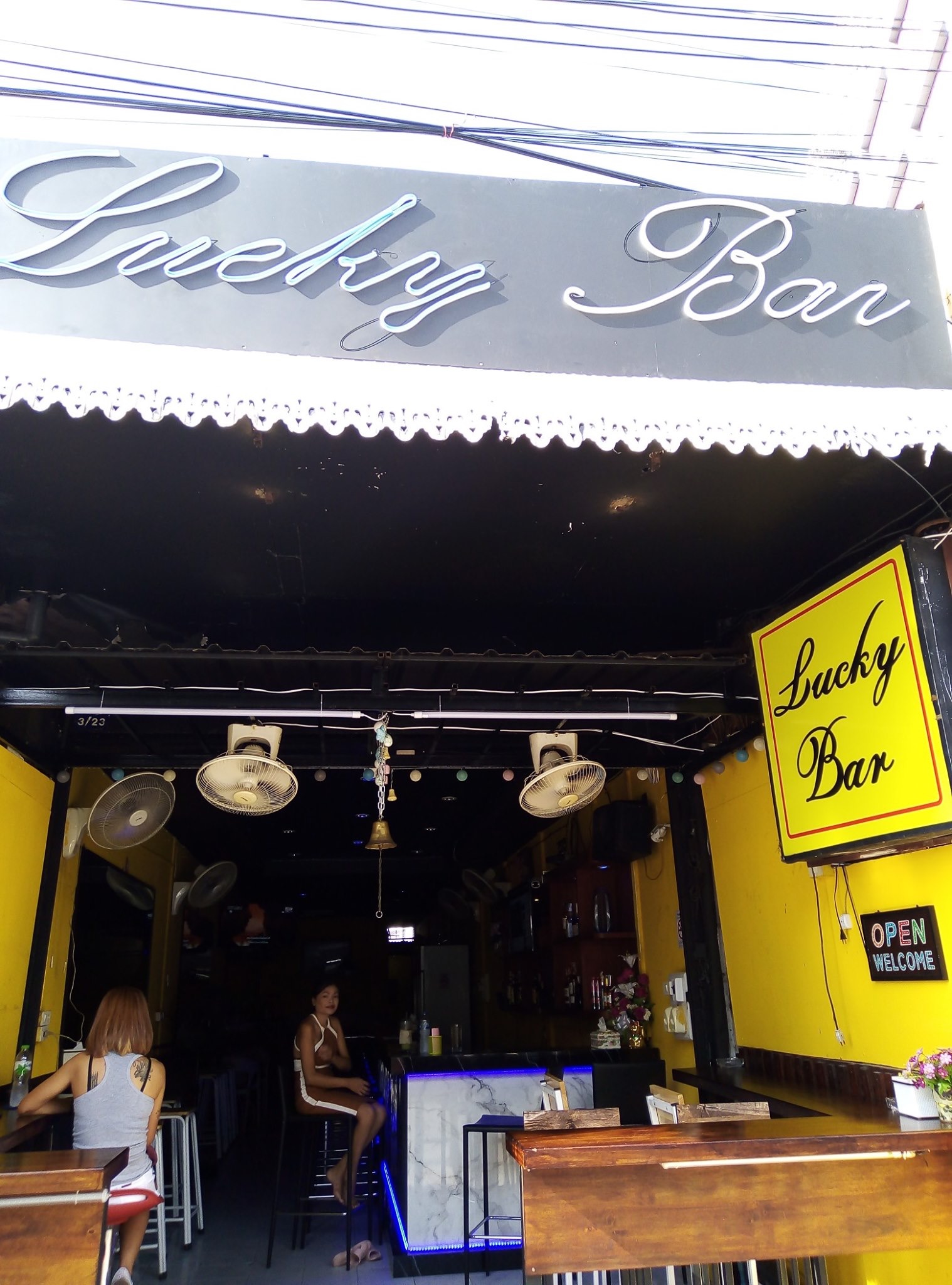 Lucky Bar photo 4