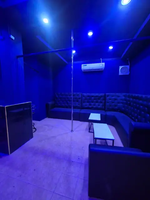 Fantasy gentleman's club