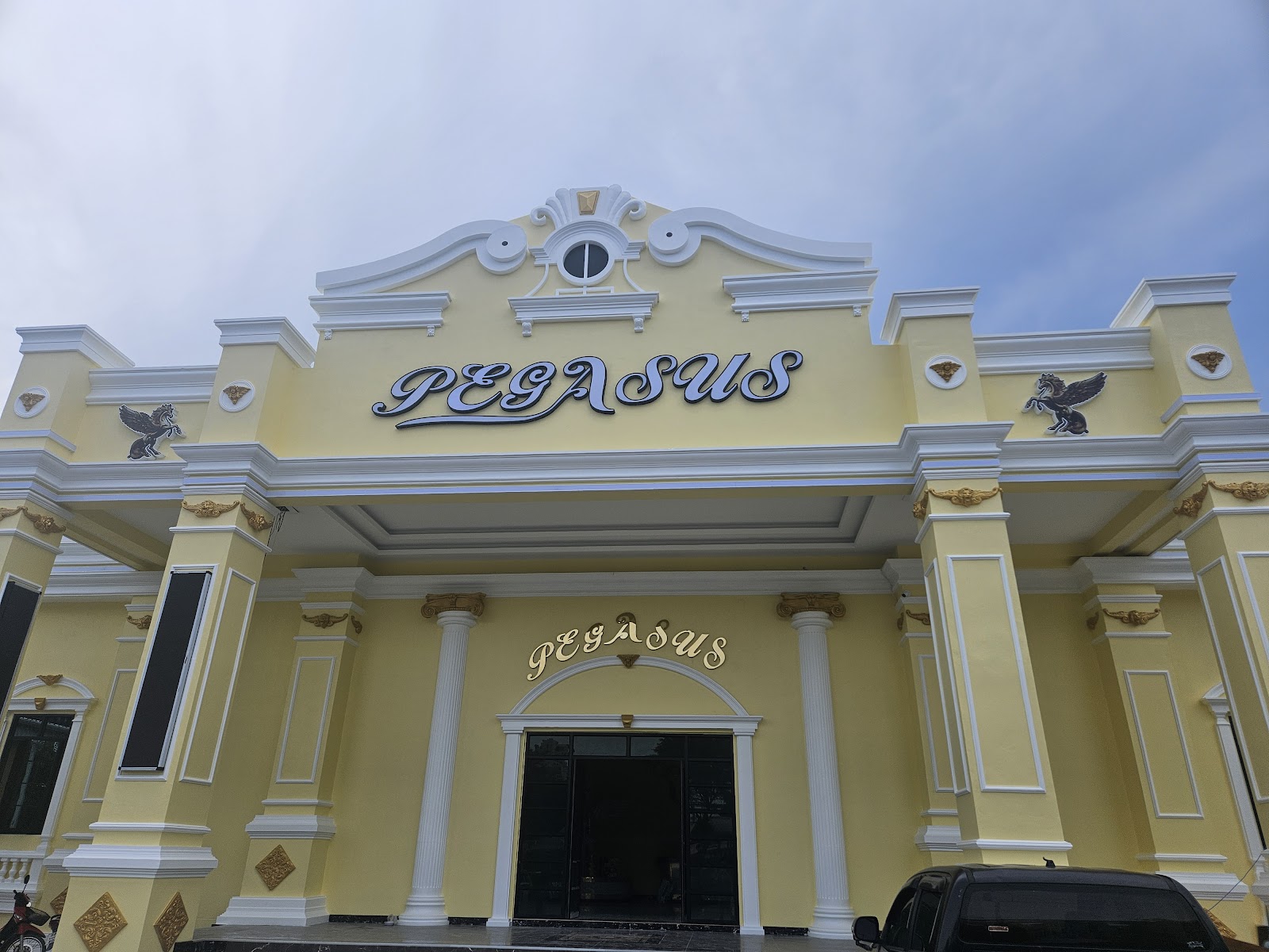 PATTAYA PEGASUS KTV KARAOKE