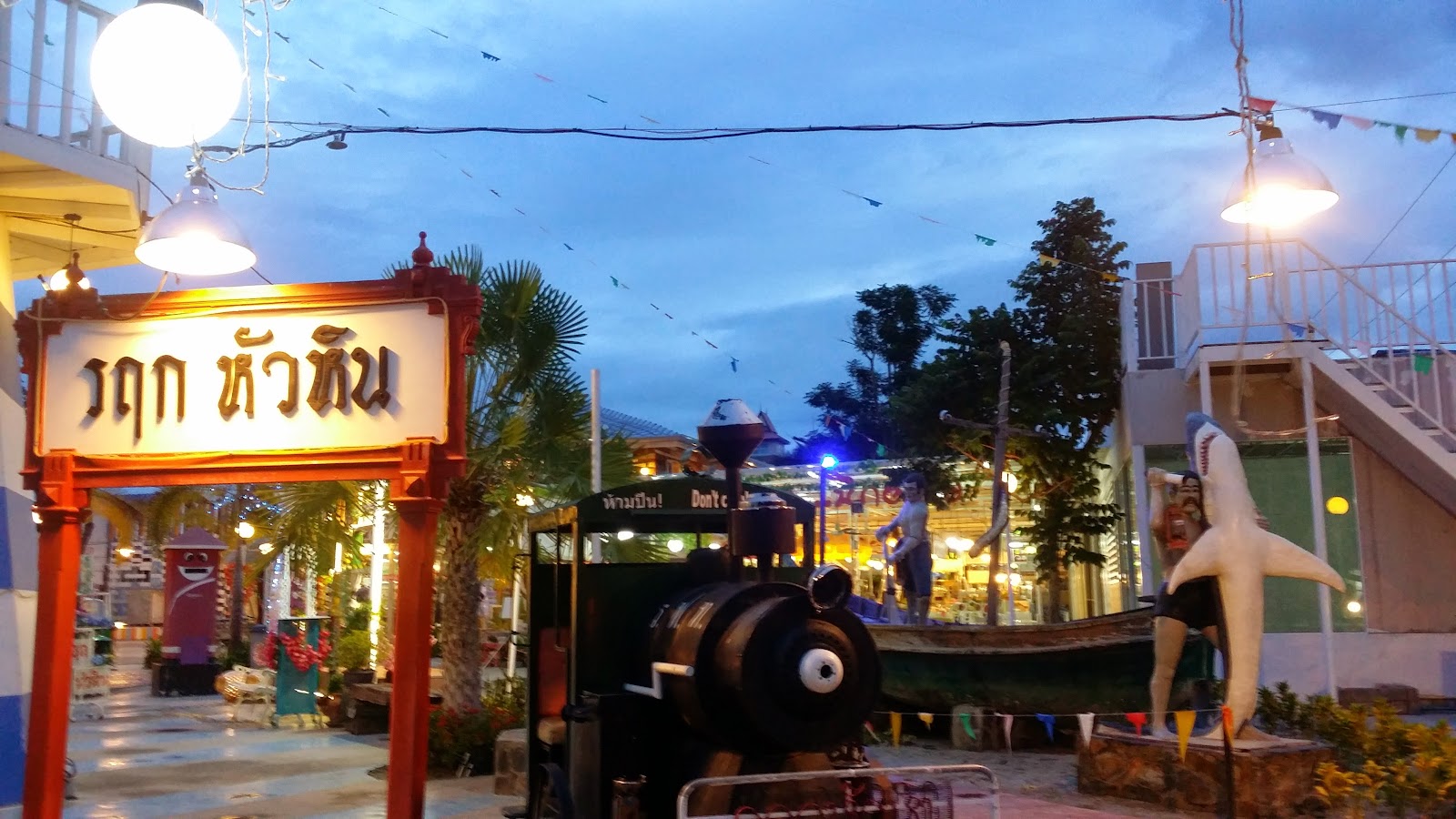 Walking Street Soi Bintabaht photo 5