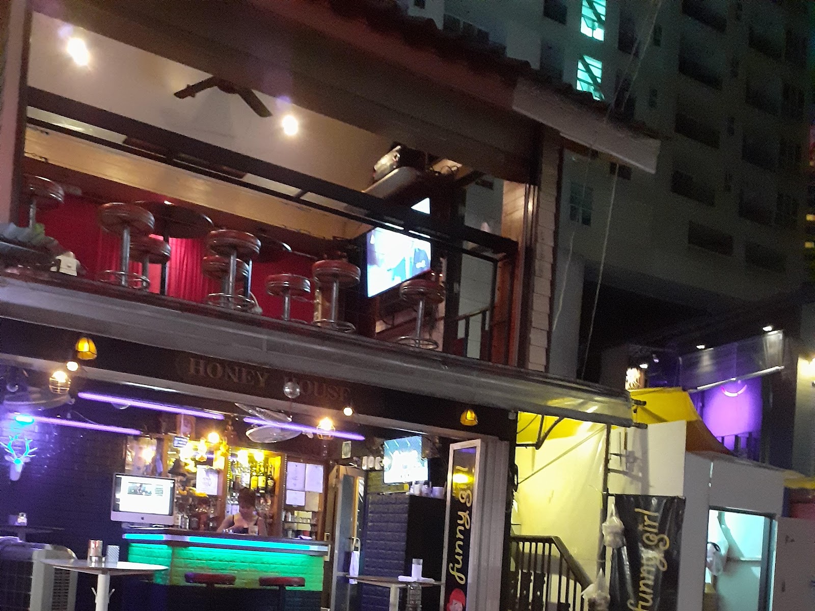 Butterfly Bar photo 6