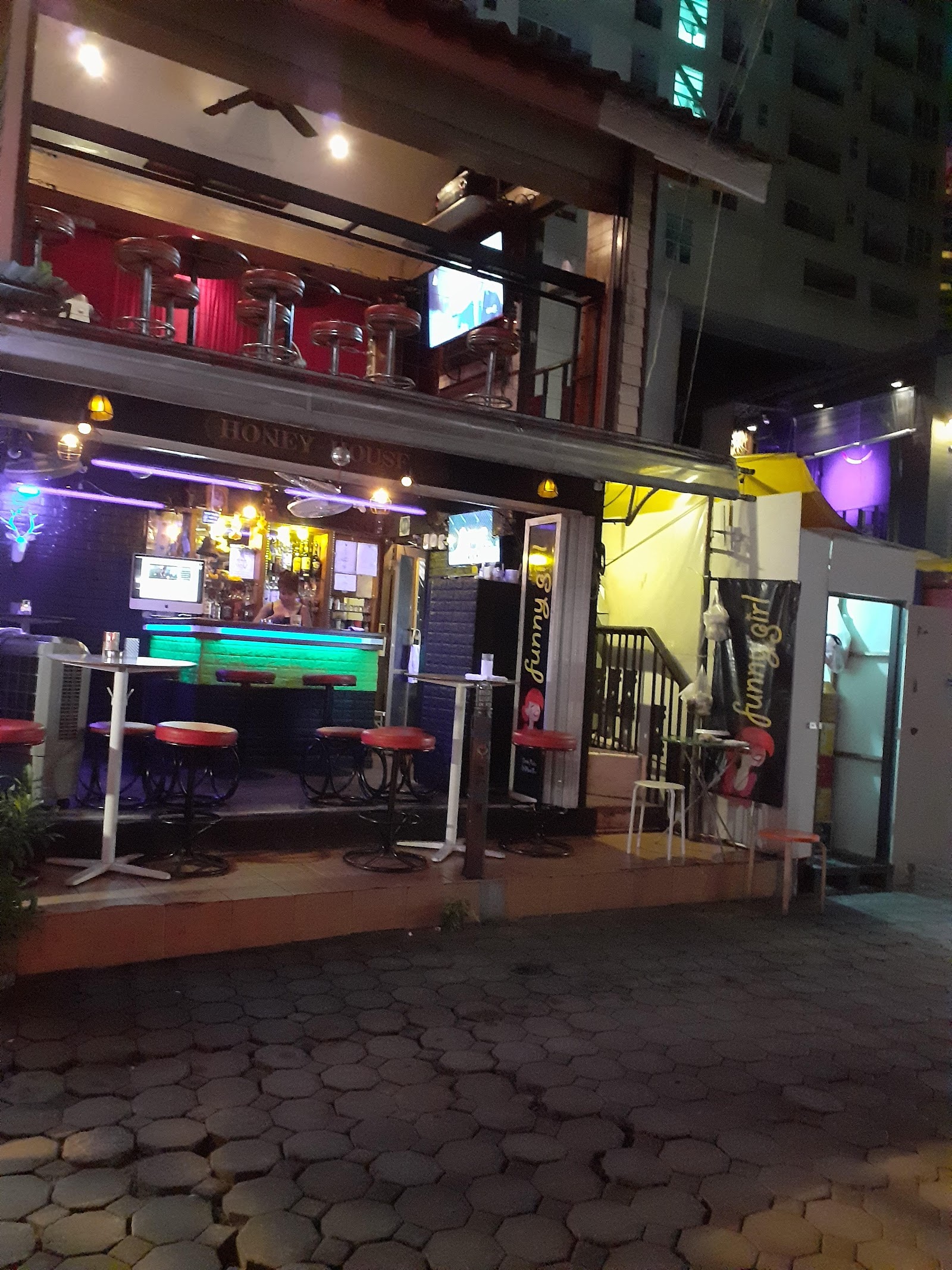 Butterfly Bar photo 17