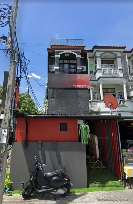 Allure House