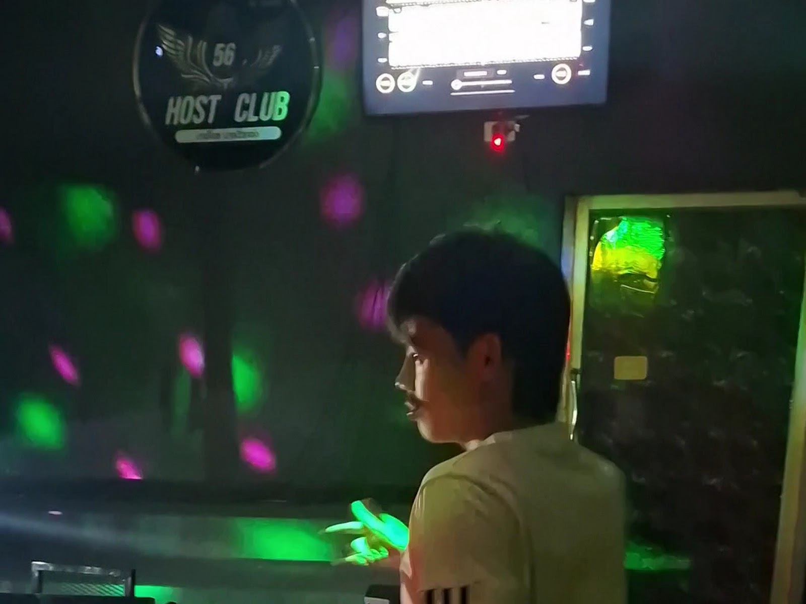 56 host club photo 9